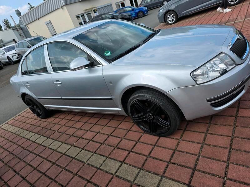 Silber Gebraucht 2008 Skoda Superb Limousine | 2.199 € (Superpreis) - Bild 1/4