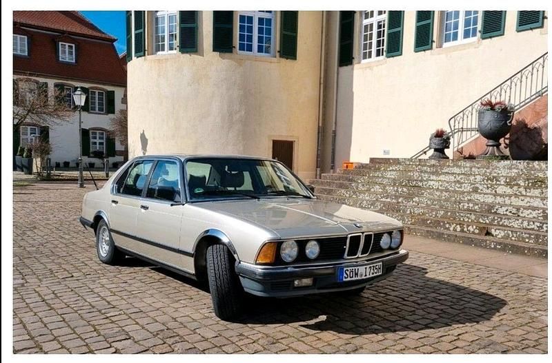 Beige Gebraucht 1985 BMW 735 Executive Limousine | 10.850 € - Bild 1/4