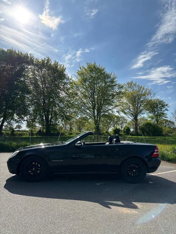 Gebraucht Mercedes SLK230 197 PS (144 kW) 2001 Schwarz Cabrio