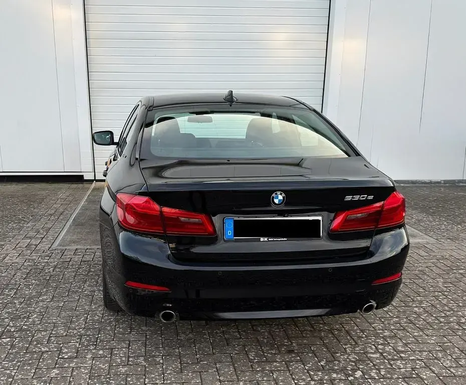 Używany BMW 530e iPerformance 252 KM (185 kW) 2019 Czarny Sedan/Limuzyna