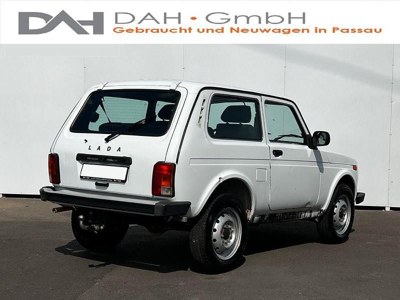 Gebraucht Lada niva 83 PS (61 kW) 2016 Weiß SUV