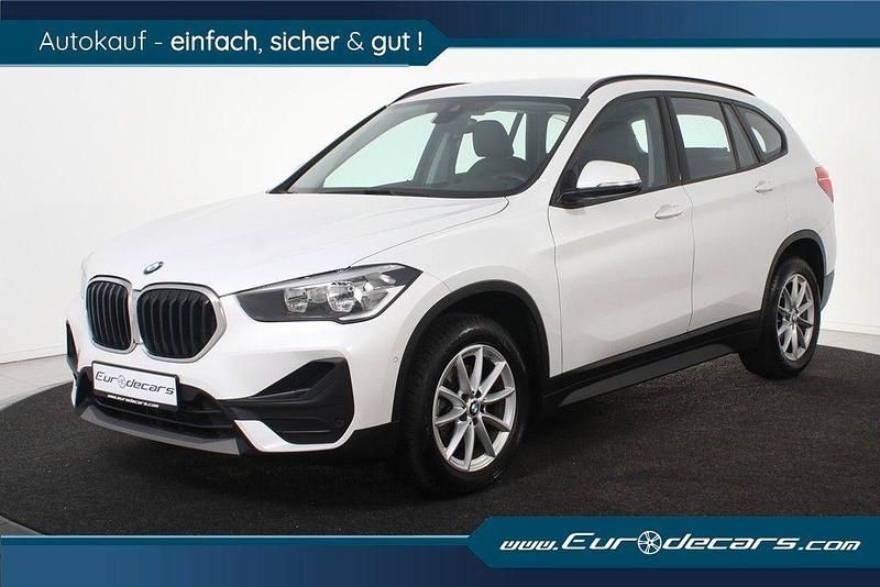 Weiß Gebraucht 2022 BMW X1 Sport Line SUV | 19.850 € (Superpreis) - Bild 1/4