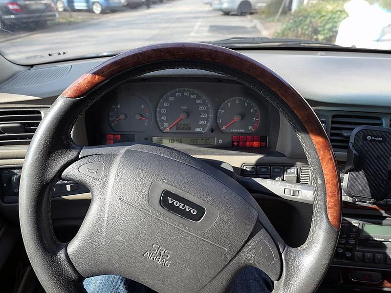 Gebraucht Volvo V70 142 PS (104 kW) 1999 Schwarz Kombi