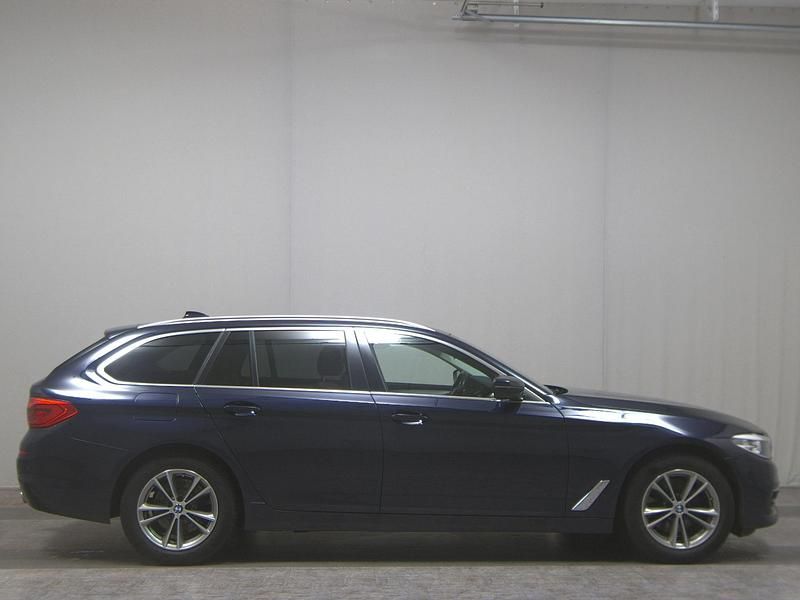 Blau Gebraucht 2019 BMW 520 Kombi | 17.480 € (Superpreis) - Bild 1/4