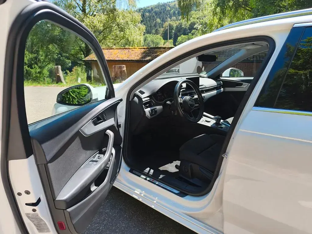 Gebraucht Audi A4 Sport 190 PS (139 kW) 2017 Weiß Kombi
