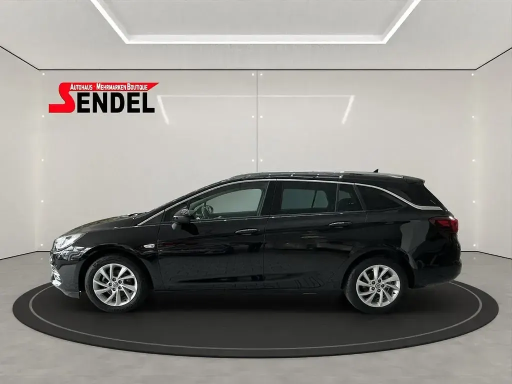 Usado Opel Astra Elegance 146 HP (107 kW) 2020 Preto Carrinha