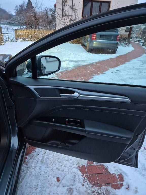 Gebraucht Ford Mondeo Titanium 179 PS (131 kW) 2018 Grau Limousine