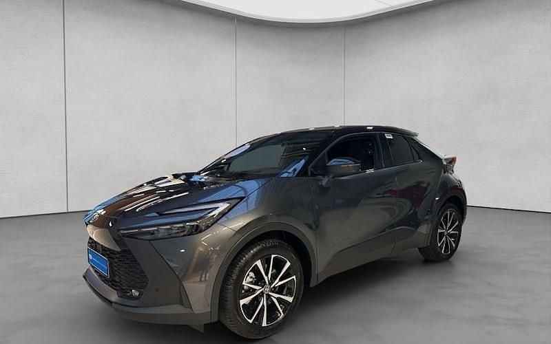 Grau Neu 2025 Toyota C-HR Team SUV | 34.990 € (Superpreis) - Bild 1/4