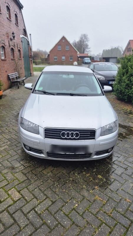 Silber Gebraucht 2003 Audi A3 Limousine | 2.000 € - Bild 1/4