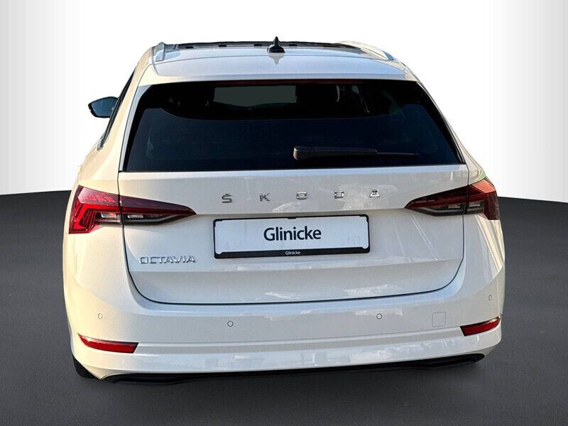 Gebraucht Skoda Octavia Style 116 PS (85 kW) 2023 Weiß Kombi