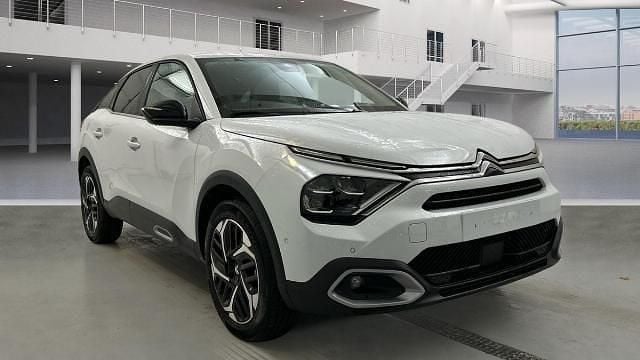 Weiß Gebraucht 2024 Citroën C4 PureTech Limousine | 17.489 € (Guter Preis) - Bild 1/4