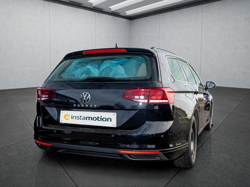 Gebraucht VW Passat 150 PS (110 kW) 2021 Schwarz Kombi