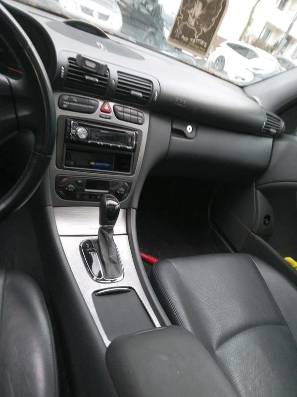 Gebraucht Mercedes C200 165 PS (121 kW) 2001 Kleinwagen