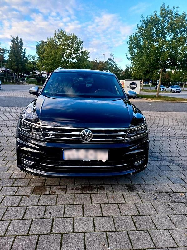 Schwarz Gebraucht 2019 VW Tiguan Allspace R-line SUV | 29.999 € (Etwas zu teuer) - Bild 1/4
