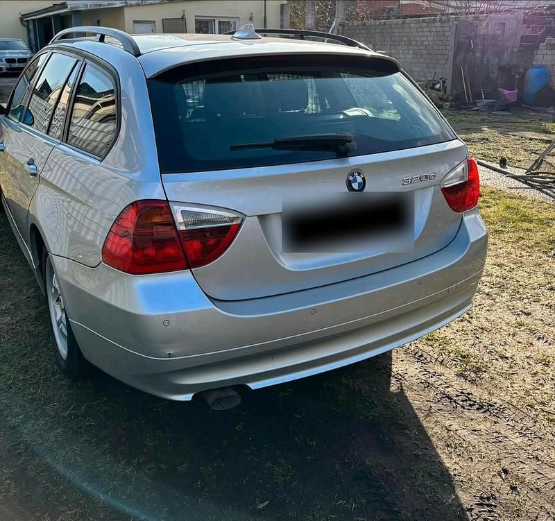 Gebraucht BMW 320 163 PS (119 kW) 2006 Silber Kombi