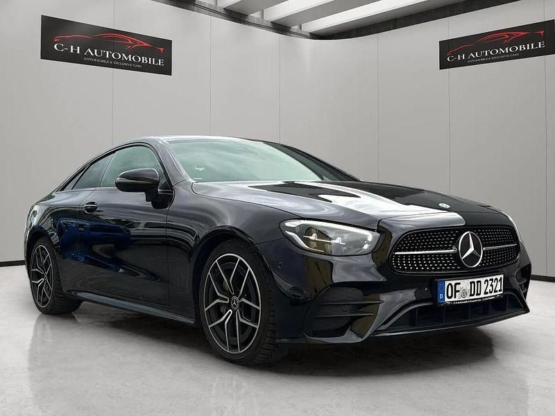 Ung. schwarz unilack Gebraucht 2021 Mercedes E220 Coupé | 35.800 € (Teuer) - Bild 1/4