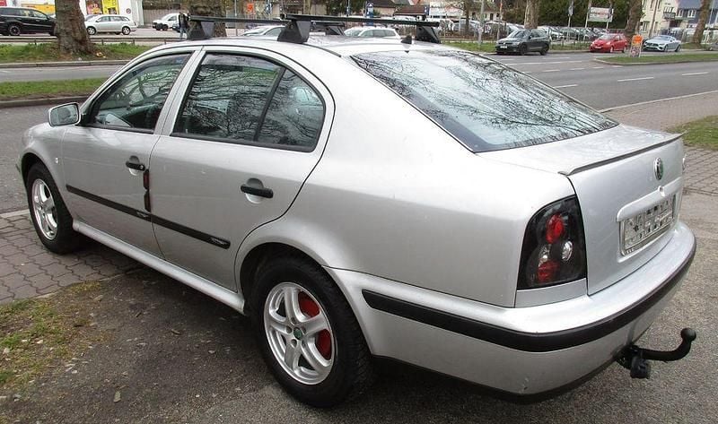 Gebraucht Skoda Octavia 101 PS (74 kW) 1998 Grau Limousine