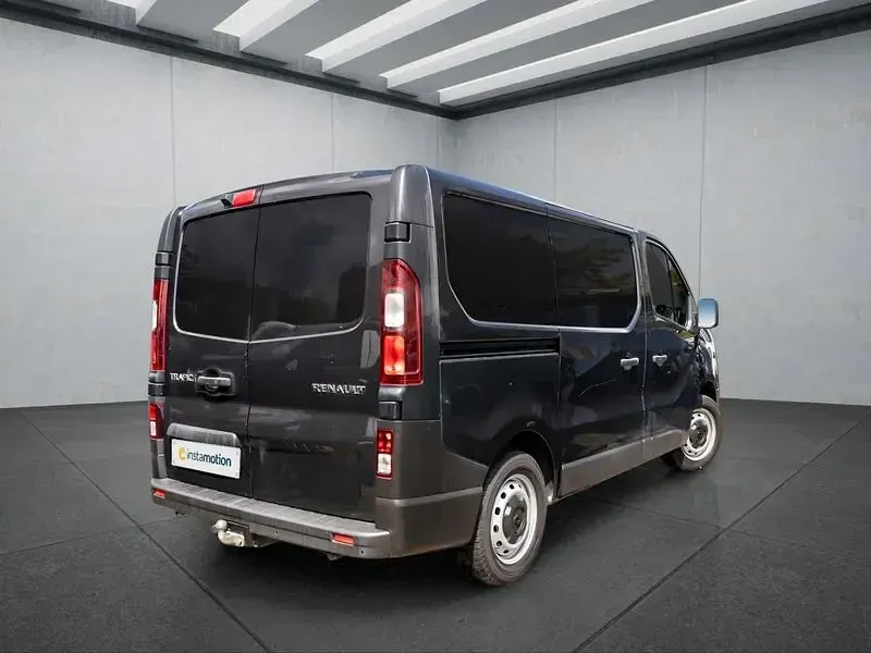 Gebraucht Renault Trafic 120 PS (88 kW) 2021 Schwarz Van / Kleinbus
