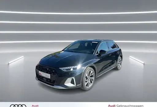 Gebraucht Audi A3 Sport 204 PS (150 kW) 2025 Mythosschwarz metallic Limousine