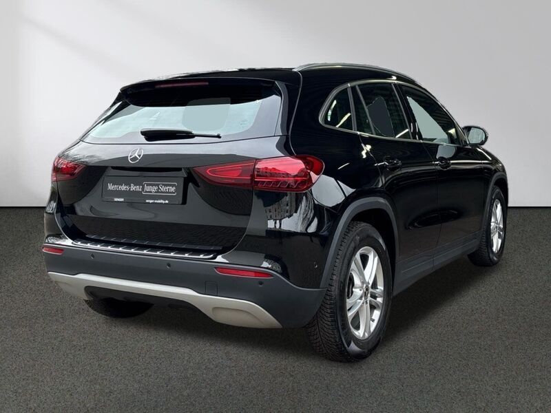 Gebraucht Mercedes GLA200 Advanced Plus 163 PS (119 kW) 2024 Schwarz SUV