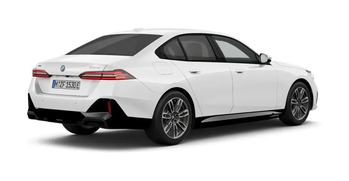 Gebraucht BMW 550e Comfort Edition 489 PS (359 kW) 2025 Weiß Limousine