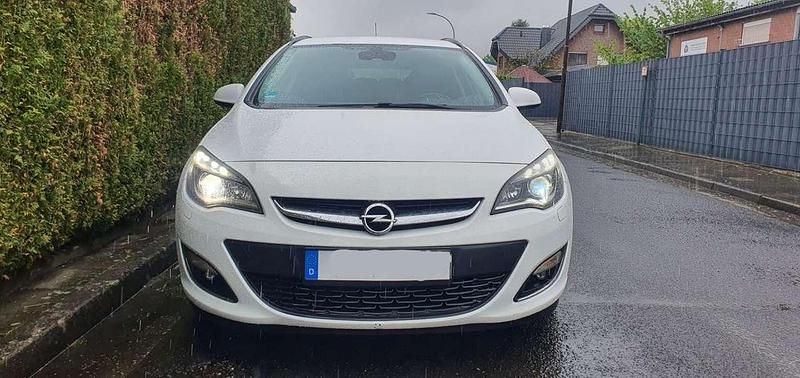 Gebraucht Opel Astra 125 PS (91 kW) 2013 Kombi