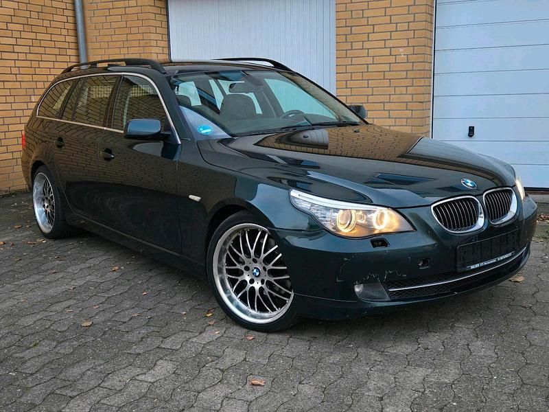 Grün Gebraucht 2008 BMW 530 Kombi | 3.990 € (Superpreis) - Bild 1/4
