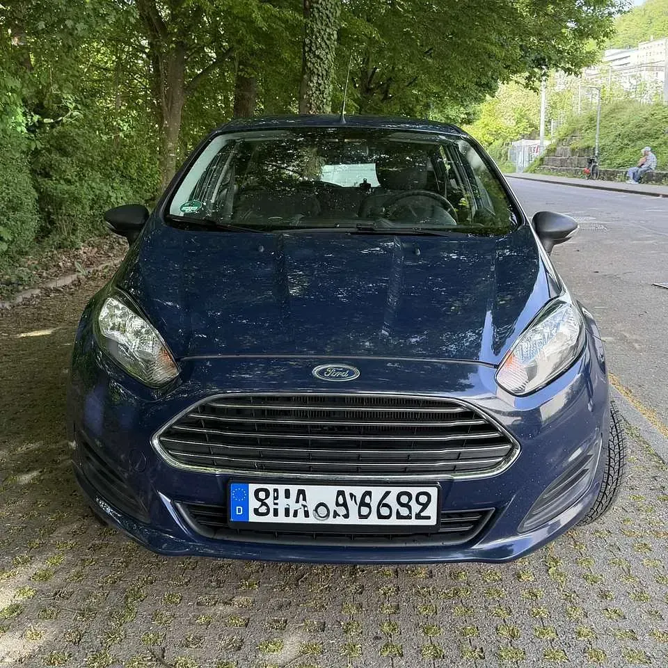 Gebraucht Ford Fiesta 101 PS (74 kW) 2013 Blau Kleinwagen