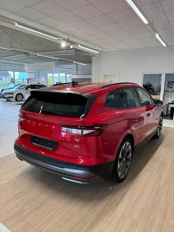 Gebraucht Skoda Enyaq iV Loft 131 kW (179 PS) 2022 Rot SUV
