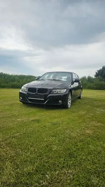 Gebraucht BMW 316 116 PS (85 kW) 2010 Schwarz Kombi