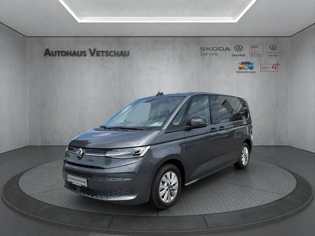 Gebraucht VW Multivan Life 150 PS (110 kW) 2024 Grau Van / Kleinbus