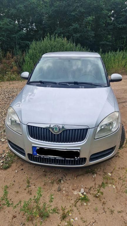 Grau Gebraucht 2009 Skoda Fabia Classic Limousine | 950 € (Guter Preis) - Bild 1/4