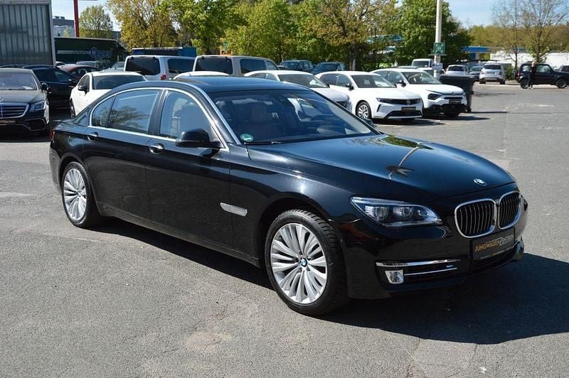 Gebraucht BMW 750L 381 PS (280 kW) 2015 Schwarz Limousine