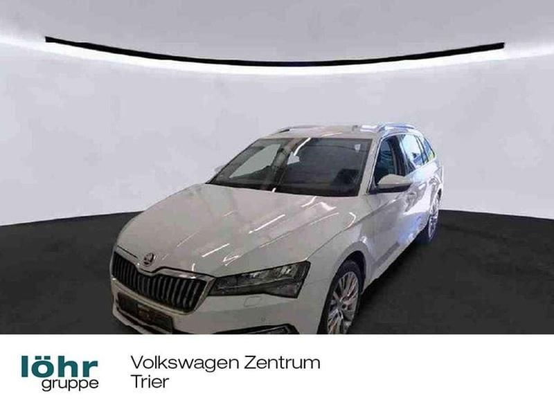 Moonweiss metallic Gebraucht 2022 Skoda Superb Business Line Kombi | 26.980 € (Fairer Preis) - Bild 1/4
