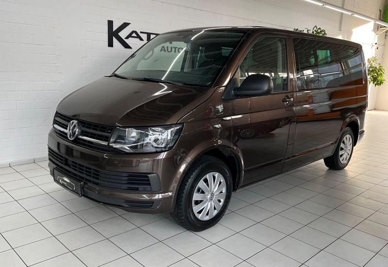 Second-hand VW Multivan 150 CP (110 kW) 2016 Maro Monovolum