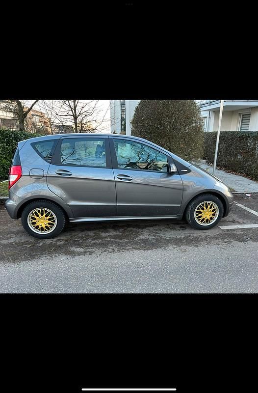Gebraucht Mercedes A160 95 PS (69 kW) 2010 Grau Limousine