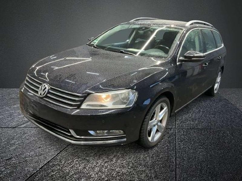 Gebraucht VW Passat Highline 160 PS (117 kW) 2011 Deep black perleffekt Kombi