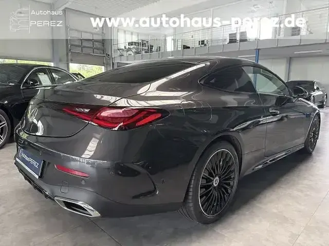 Gebraucht Mercedes CLE300 Premium 258 PS (189 kW) 2024 Grau Coupé