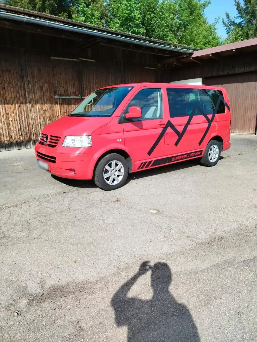 Gebraucht VW Multivan Startline 131 PS (96 kW) 2008 Rot Van / Kleinbus