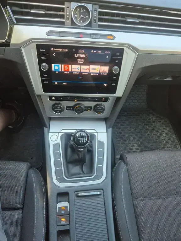 Gebraucht VW Passat Comfortline 150 PS (110 kW) 2018 Grau Kombi