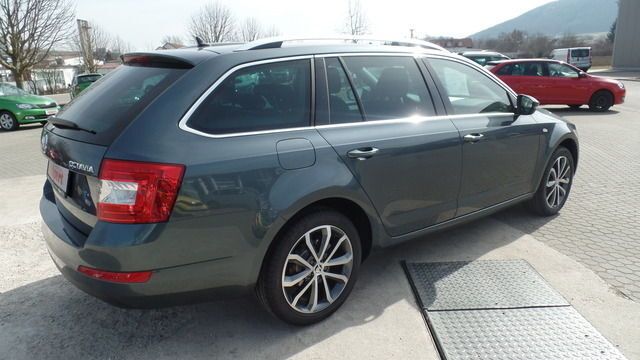 Gebraucht Skoda Octavia 150 PS (110 kW) 2015 Grau metallic Kombi