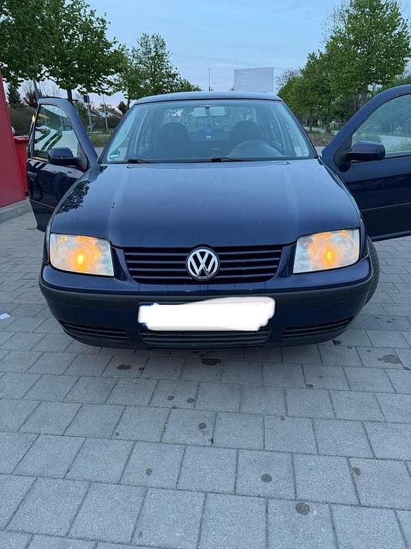 Second-hand VW Bora Edition 105 CP (77 kW) 2001 Berlinǎ