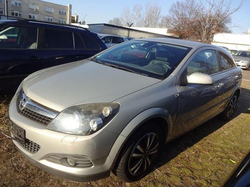 Gebraucht Opel Astra GTC Innovation 140 PS (102 kW) 2009 Gold Limousine