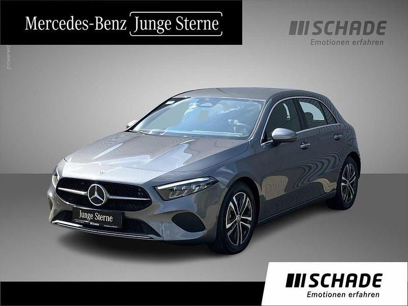 Grau Gebraucht 2024 Mercedes A180 Progressive Limousine | 28.150 € (Guter Preis) - Bild 1/4