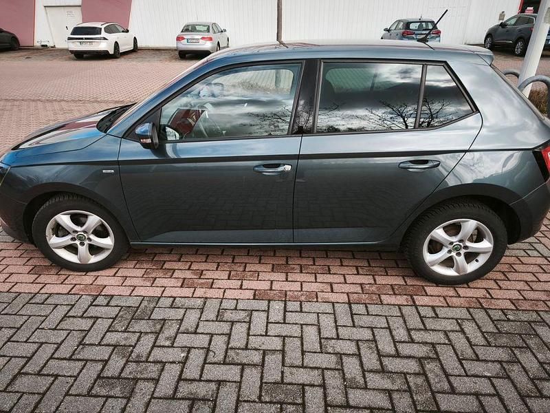 Gebraucht Skoda Fabia Ambition 75 PS (55 kW) 2016 Schwarz Kombi