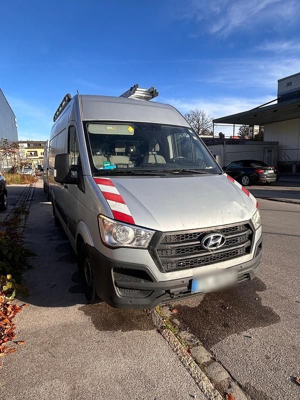 Silber Gebraucht 2016 Hyundai H 350 Turbo Van | 7.000 € - Bild 1/4