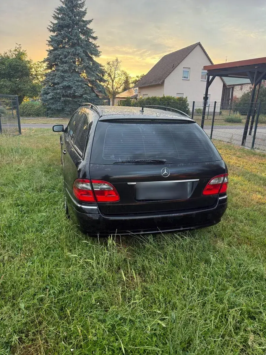 Gebraucht Mercedes E220 Avantgarde 170 PS (125 kW) 2009 Schwarz Kombi