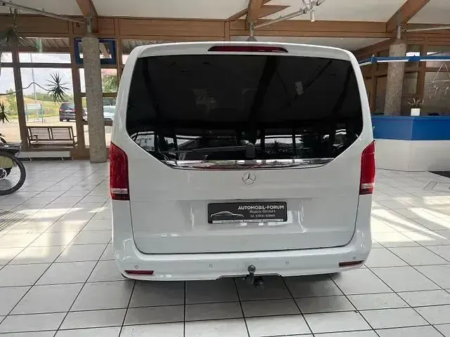 Gebraucht Mercedes V300 AMG line 237 PS (174 kW) 2022 Weiß Van / Kleinbus