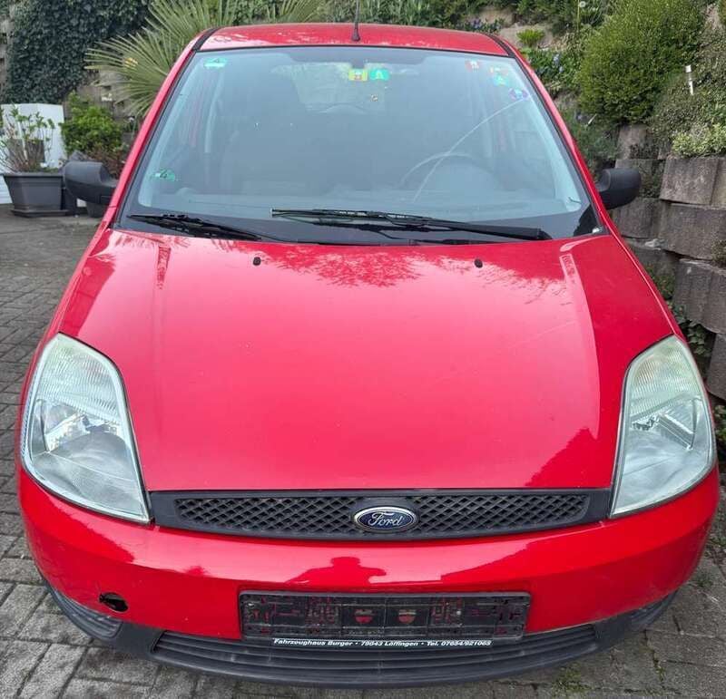 Rot Gebraucht 2004 Ford Fiesta Ambiente Kleinwagen | 850 € (Guter Preis) - Bild 1/4