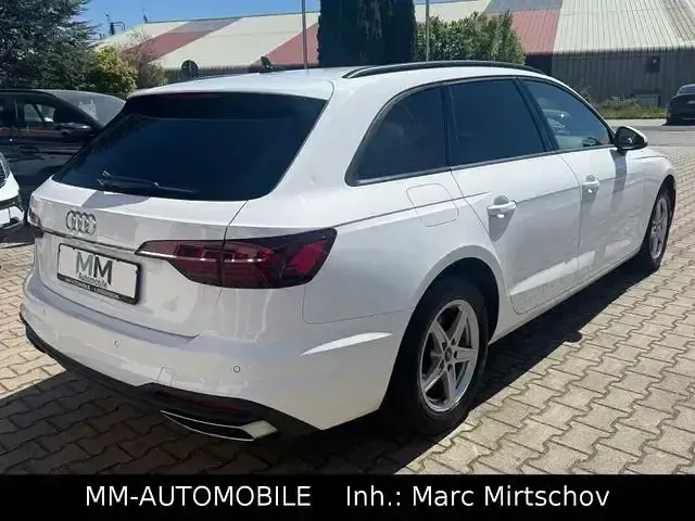 Gebraucht Audi A4 Basis 163 PS (119 kW) 2022 Andere Kombi